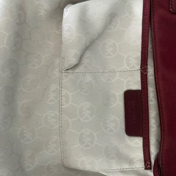 Classic Michael Kors Hamilton Leather Satchel, Size Large in Wine - Picture 8 of 11